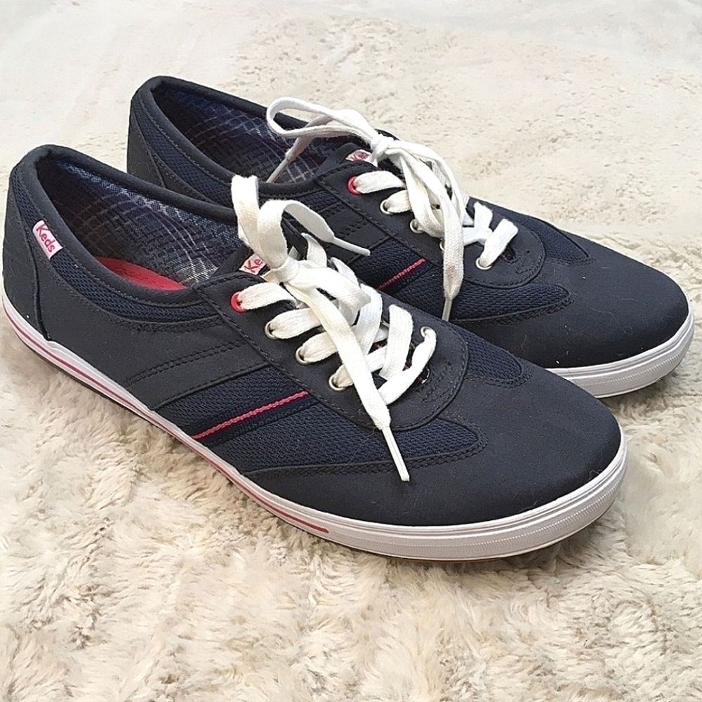 Keds Navy Blue Women’s Lace Up Sneakers With White Lace Size 8 🌴
